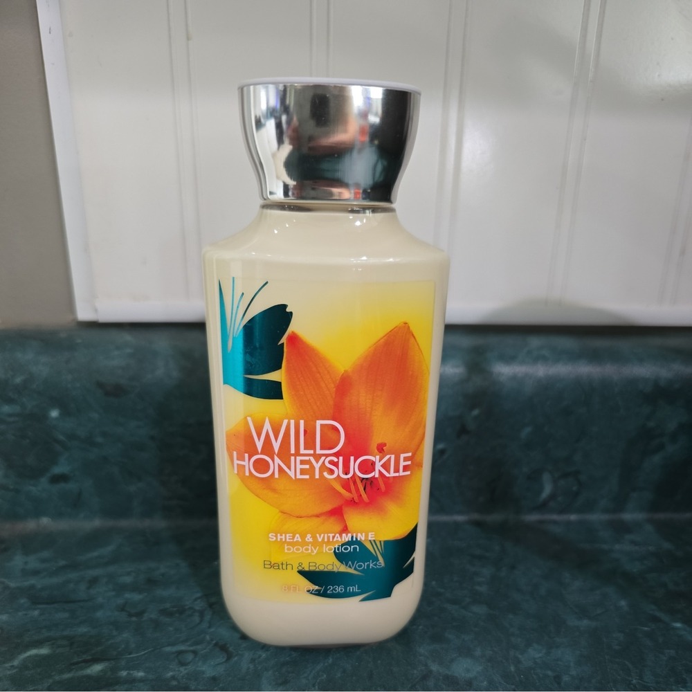 NEW Bath & Body Works Wild Honeysuckle Body Lotion 8oz Discontinued Rare Unisex
